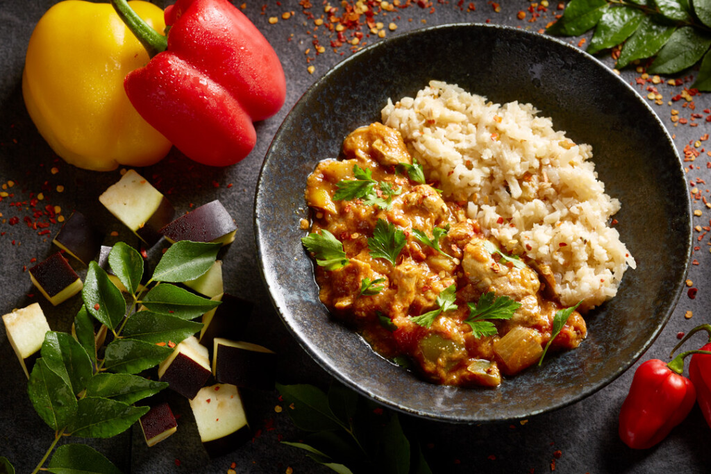 keto low carb gluten free curry with cauliflower rice