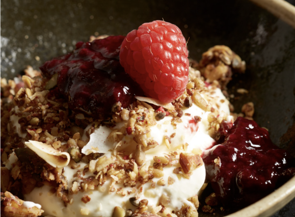 keto granola with greek yoghurt and fresh raspberries